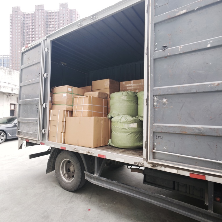 Ouyue Electric's stainless steel distribution boxes have been shipped in bulk to Israel: from the factory to Ningbo Port, providing strong support for overseas charging pile projects