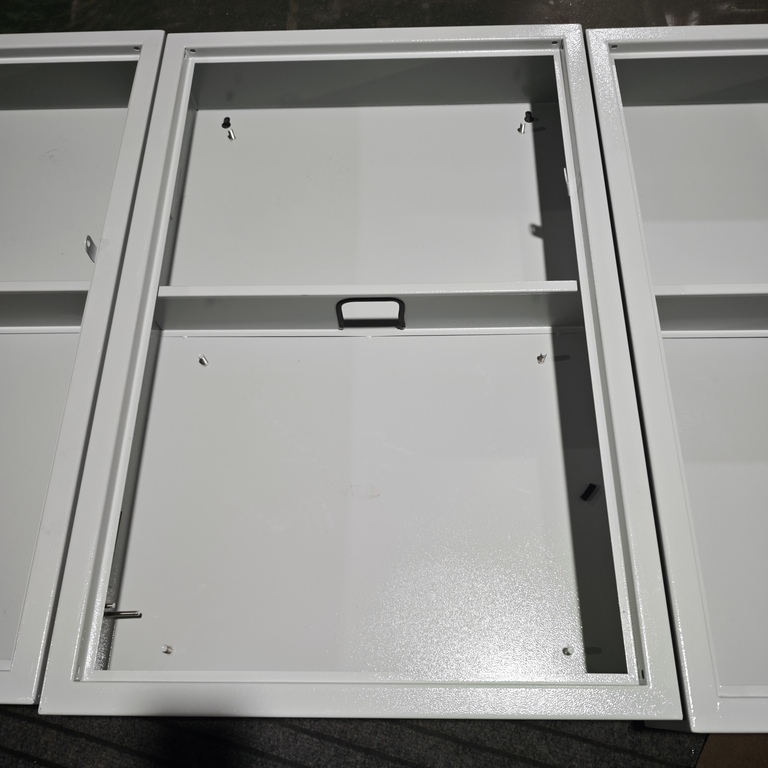 Ouyue Electric has launched a double-layer separated metal distribution box shell: with separate strong and weak current zones and pre-installed studs, it shortens the assembly time for complete sets