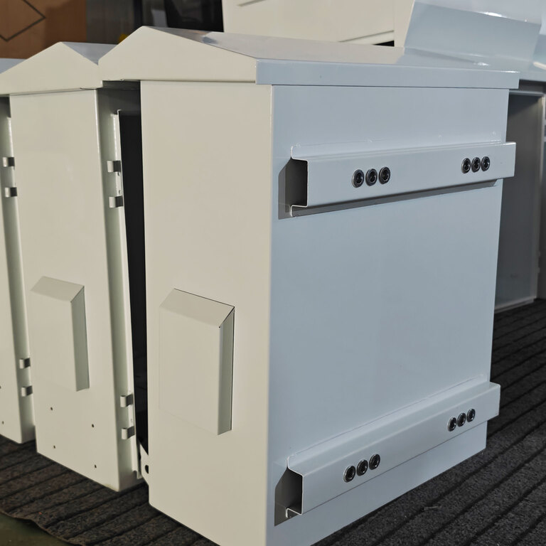 How can the problem of difficult land occupation for urban charging piles be solved? The wall-mounted stainless steel distribution box is installed off the ground to free up ground space